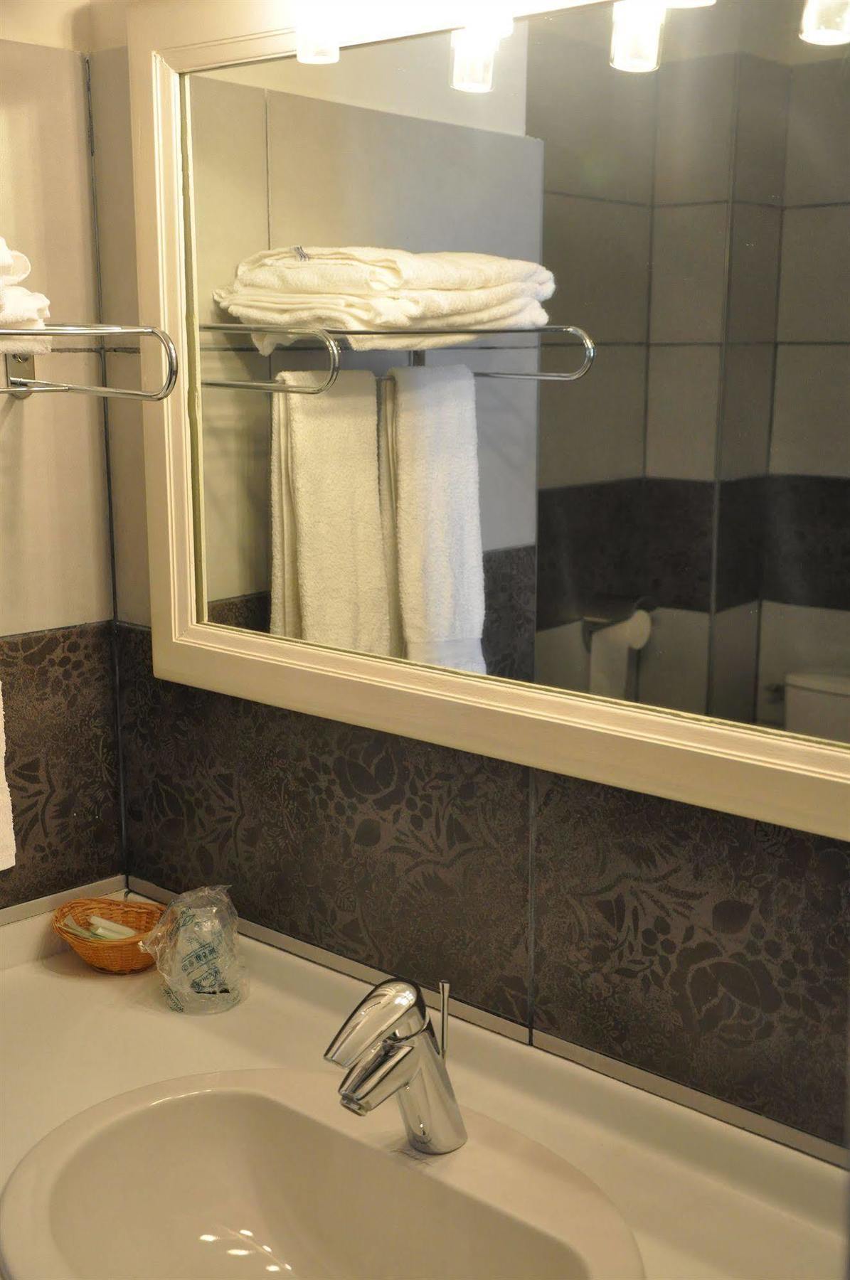 Les Echevins Hotel Tarascon Kültér fotó